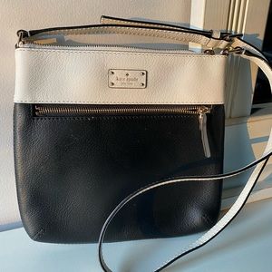 Kate Spade crossbody GUC